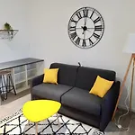 Apartment Charmant Studio
